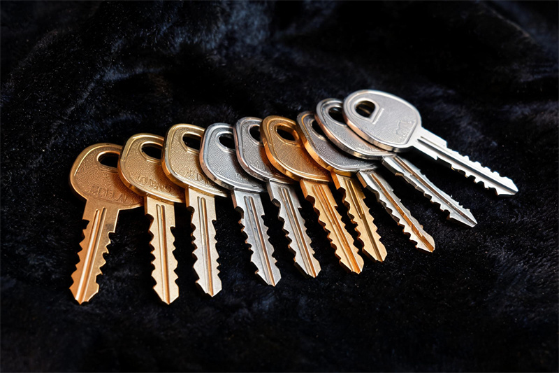 鹤岗 钥匙断在锁孔里怎么办？老 locksmith 教你3招自救不求人
